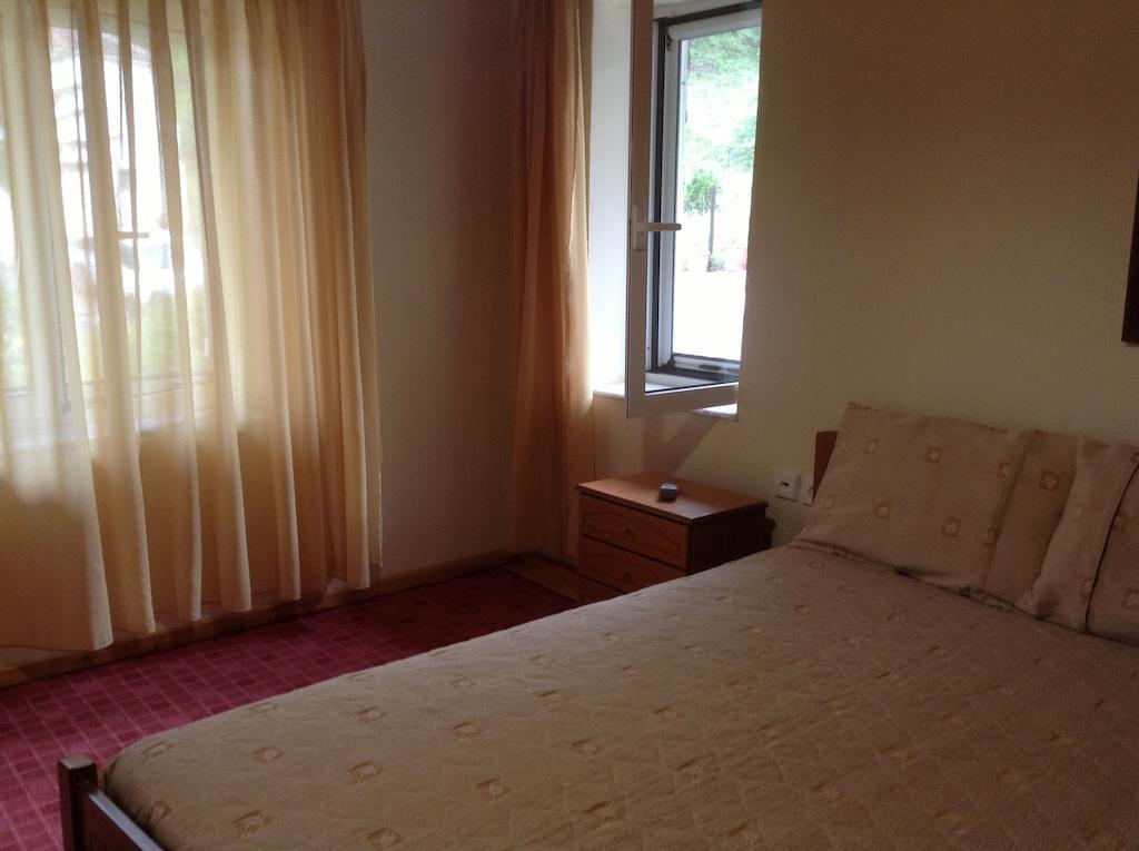 Guesthouse Lamprini نيوكوريون الغرفة الصورة